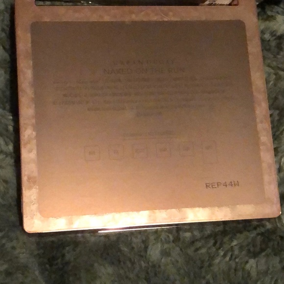 Urban Decay NAKED ON THE RUN - Picture 5 of 5